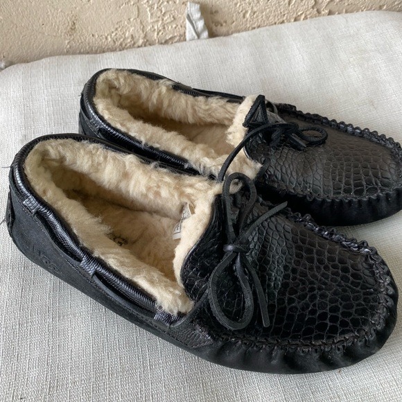 UGG Black Women's Moccasin Slippers fall winter - Picture 6 of 9